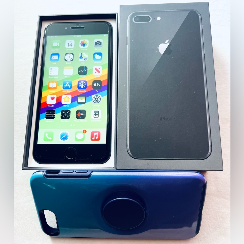 Apple iPhone 8 Plus 64GB Unlocked Verizon With The Box Cable Port and Plug Case